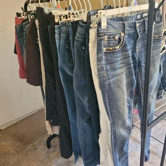 "ALOT OF CLOTHZ" - Picture 5 of 14